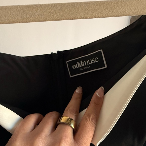 oddmuse London Exclusive Muse No. 1 - Picture 7 of 9